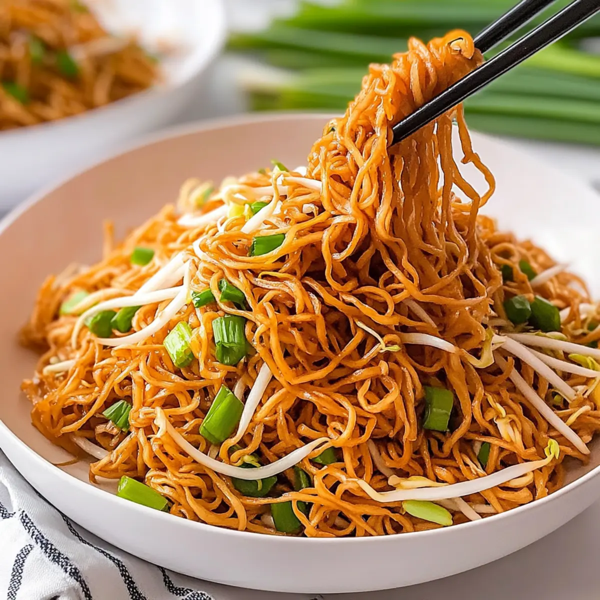Deliciously Easy Cantonese Chow Mein in Just 15 Minutes 3 ac273c7f a2eb 487a b65f e679e1e46028bl vdudm0