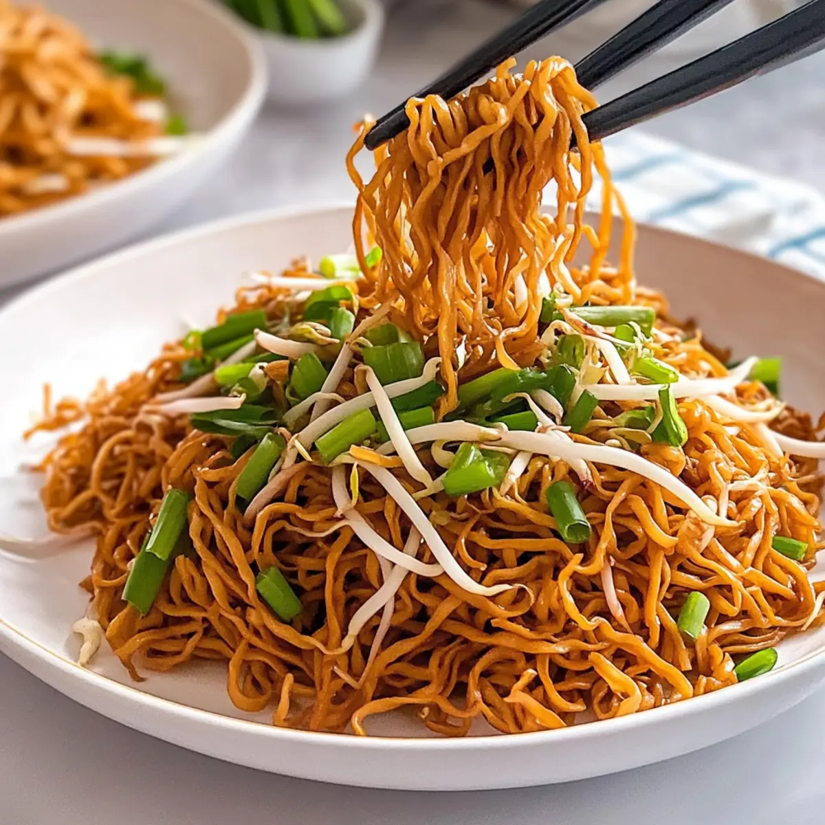 Deliciously Easy Cantonese Chow Mein in Just 15 Minutes 4 ac273c7f a2eb 487a b65f e679e1e46028br okfq1y