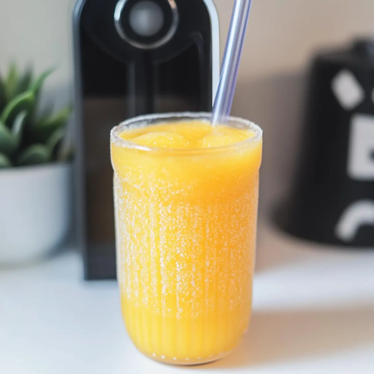 Sip Into Paradise with Bahama Mama Tropical Smoothie 2 b479d14b 58e2 433d a633 55f79efe7798tr jyg9bl