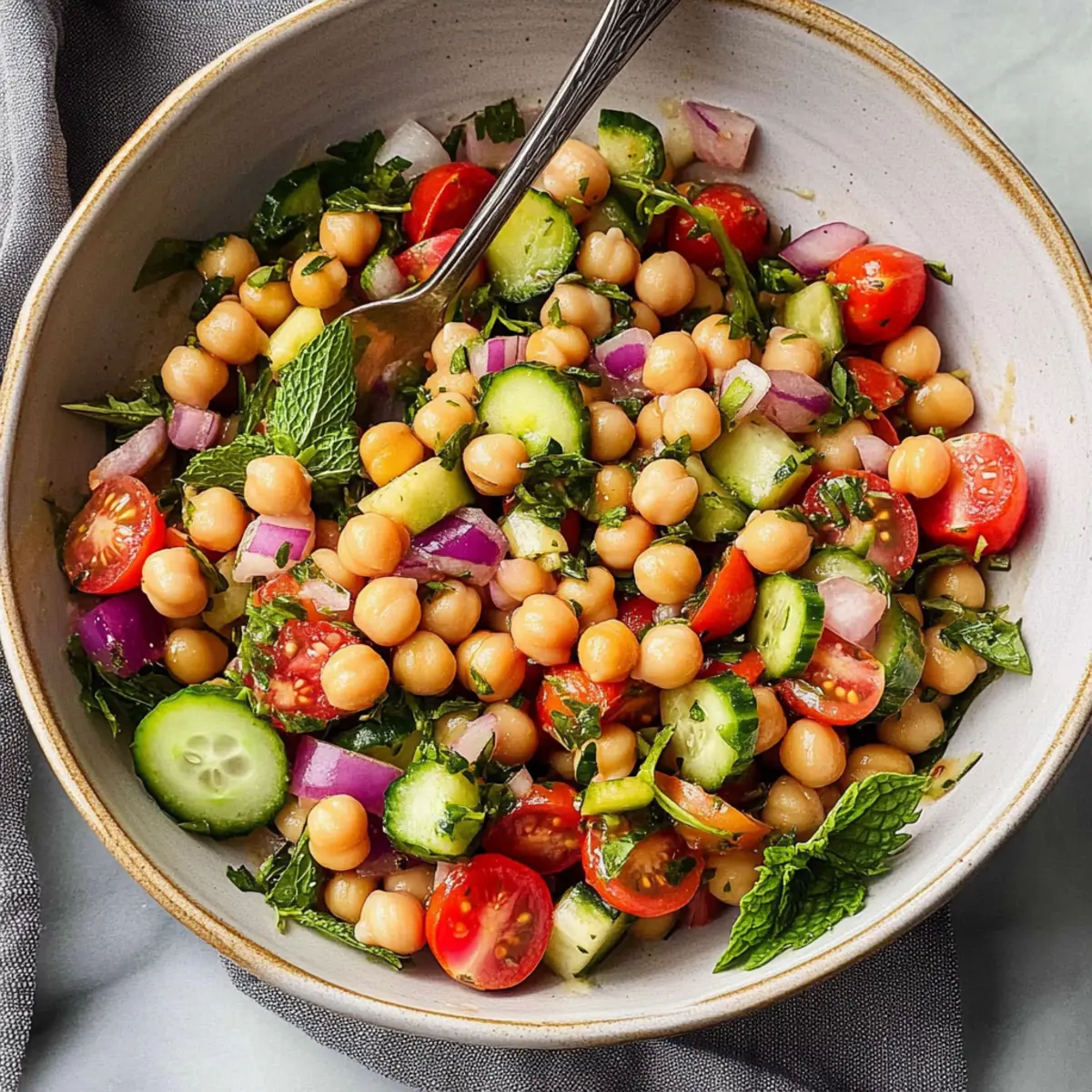 Chickpea Salad: Refreshing Twist for Your Summer Picnics 4 680ec91a d4c1 4b59 af3e 764c988b0b52 4 yweydk